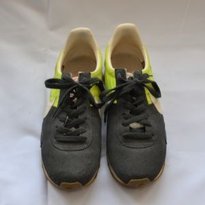 Retro Nike runners Womens 8.5